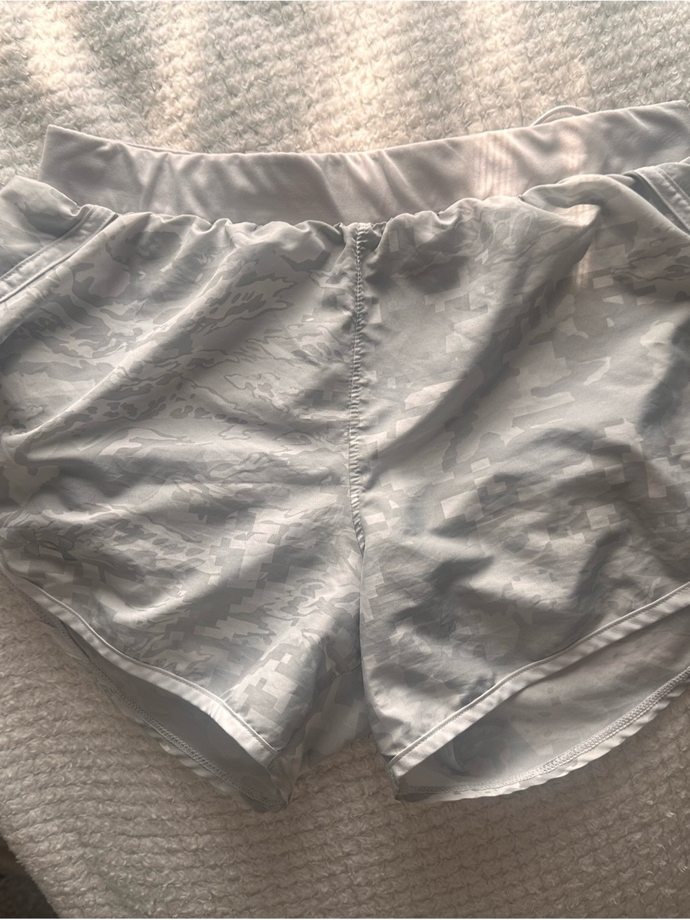 Under Armour Women's Fly-By 2.0 Light Grey Printed Shorts - Size Small